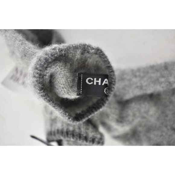 Chanel 18A Grey Cashmere Silk CC Calfskin Leather Braided Logo 5 Finger Gloves - Picture 8 of 8